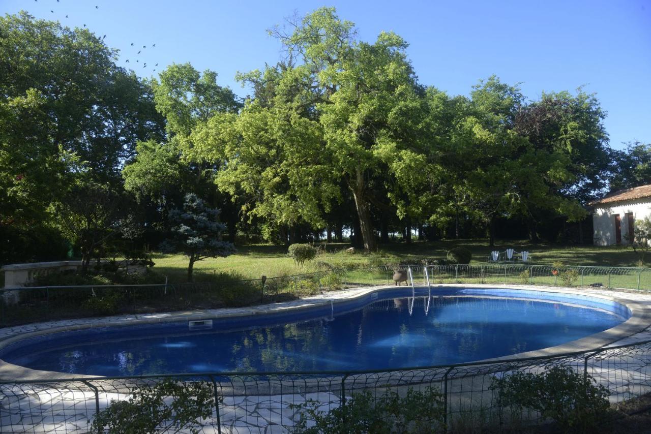 Chateau Rosemont - Grande Maison Familiale Campagne Dans Le Medoc Avec Piscine Et Tennis A 15 Mn Bordeaux Labarde 外观 照片