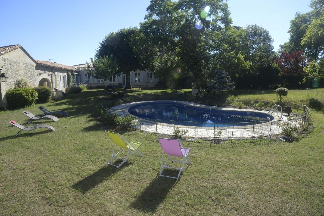 Chateau Rosemont - Grande Maison Familiale Campagne Dans Le Medoc Avec Piscine Et Tennis A 15 Mn Bordeaux Labarde 外观 照片